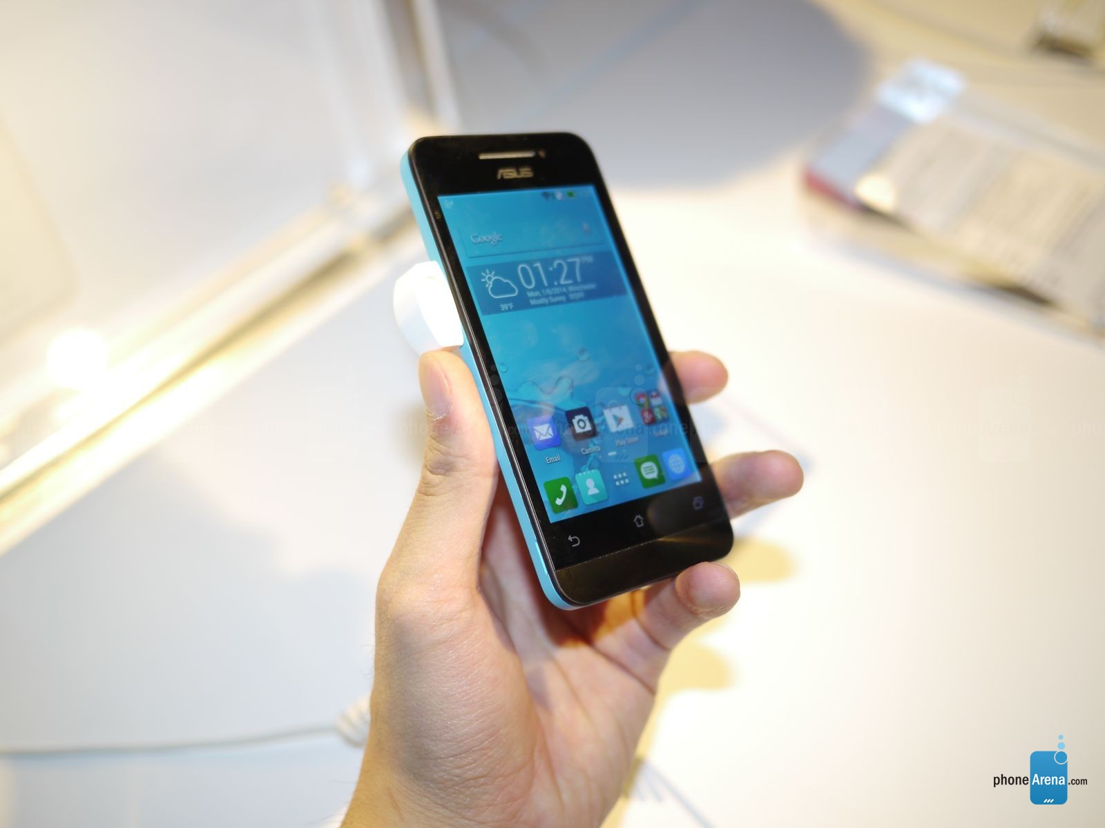 Asus-Zenfone-4-hands-on-02.JPG.jpg